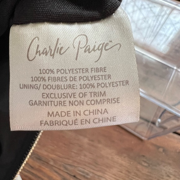 NWT CHARLIE PAGE plaid wool wristlet.  Brown, navy blue. - Picture 6 of 7